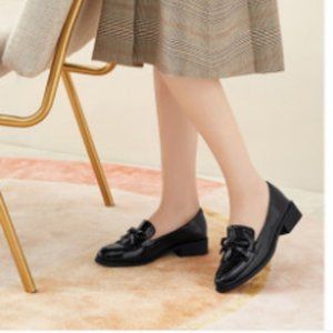 Medium and coarse sole shoes